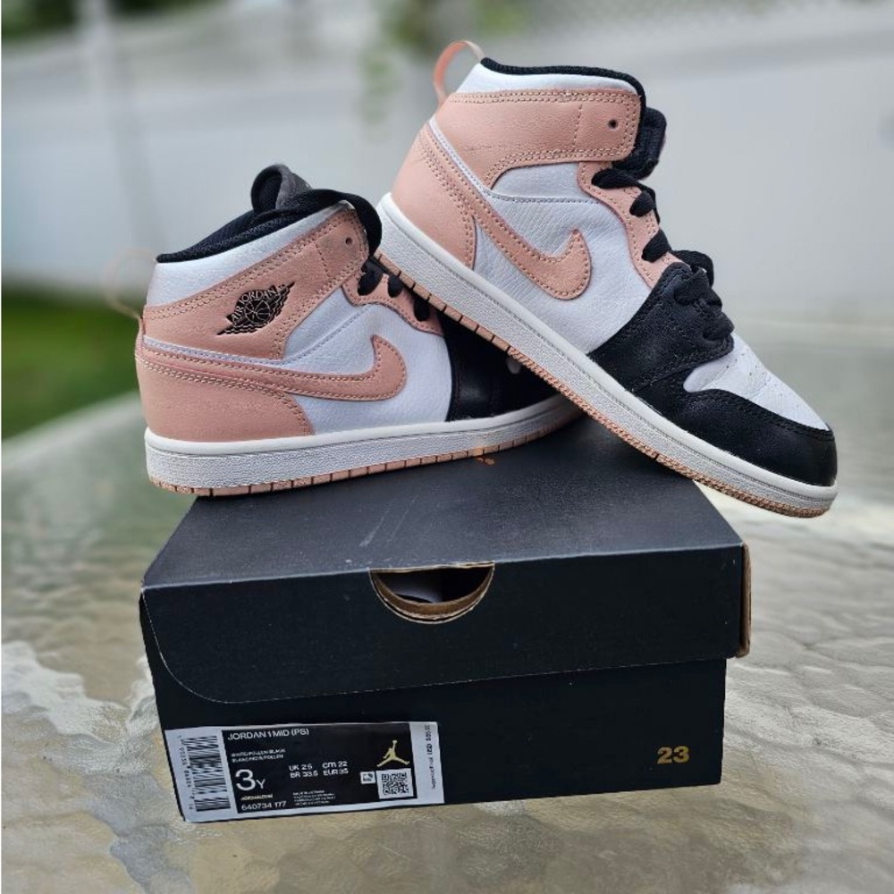 Boys Nike-Jordan 1’s. All different sizes